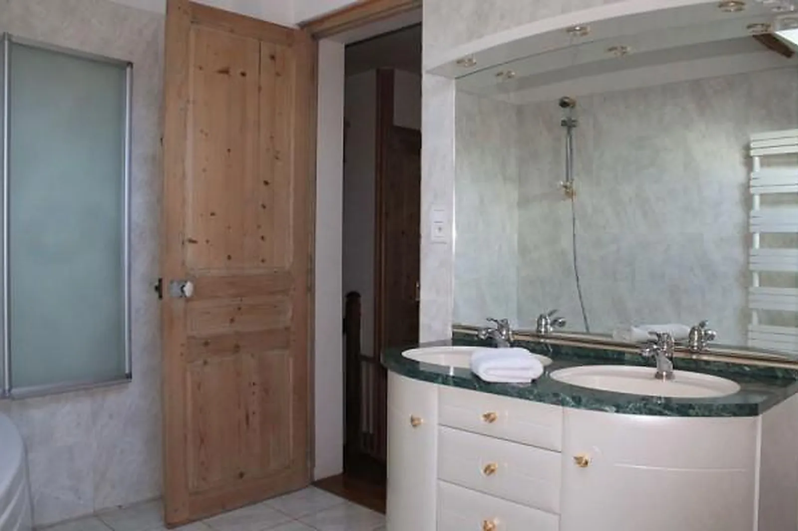 Lieux événementiels, FERME DE MONTECOUVEZ