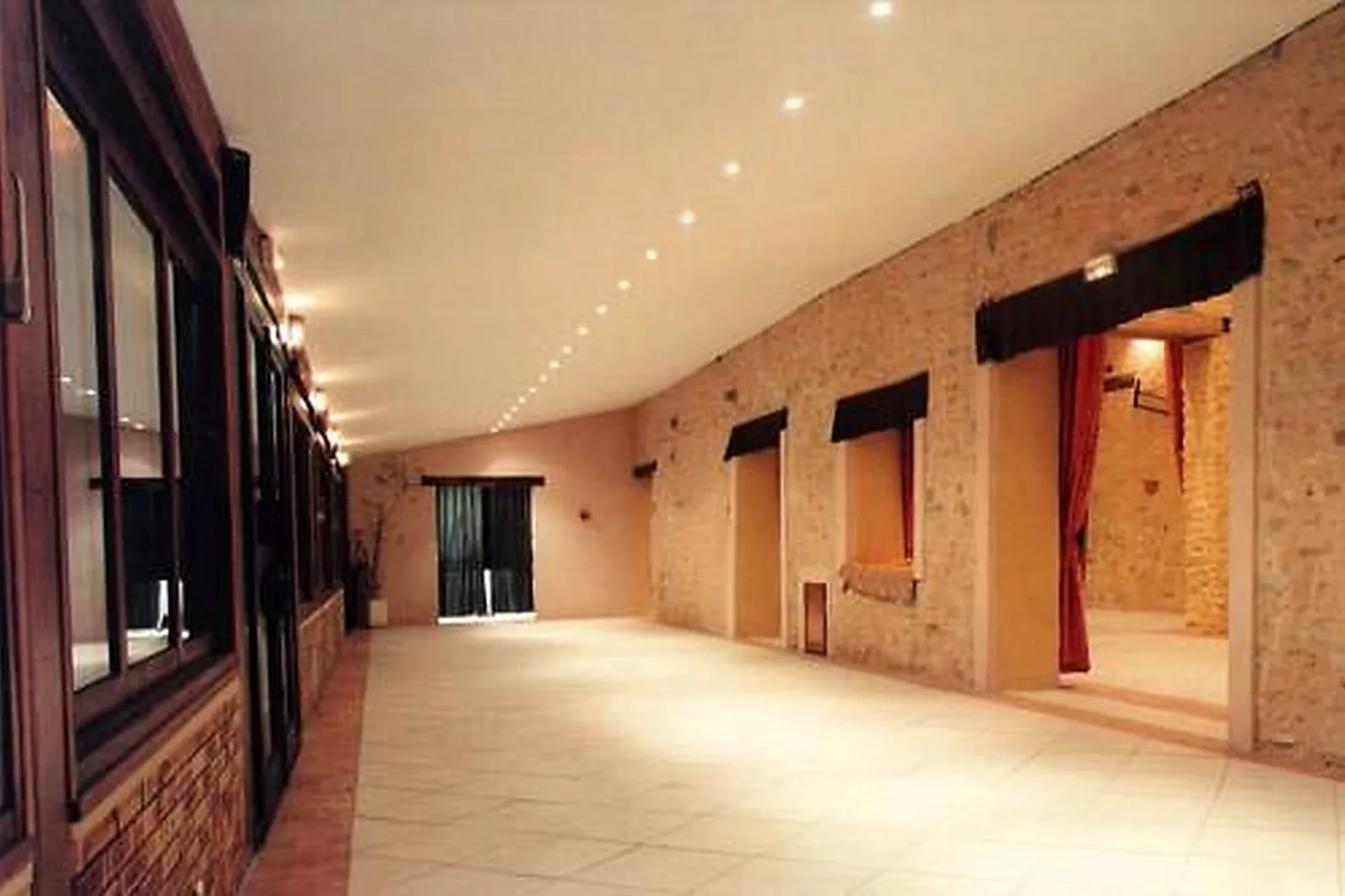 Lieux événementiels, FERME DE VINTUE