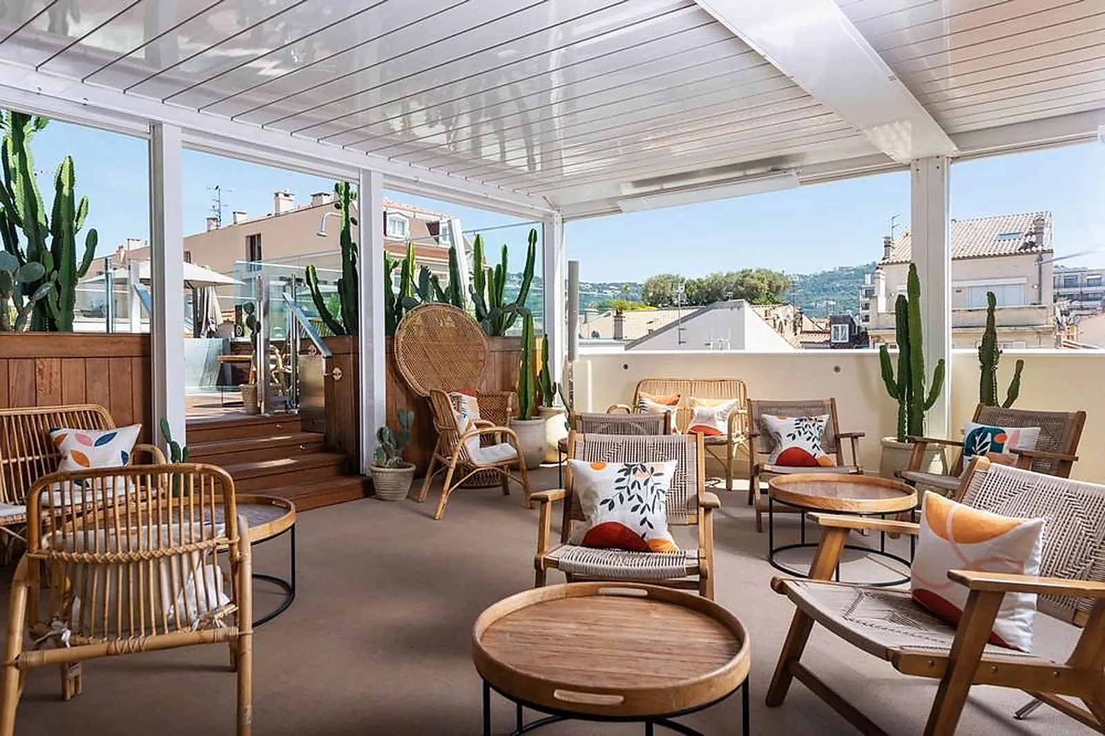 Lieux événementiels, FIVE SEAS HÔTEL