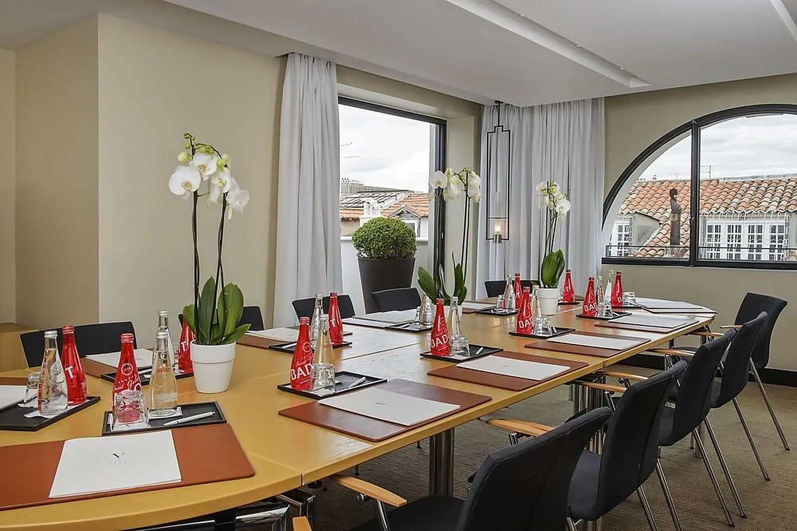 Lieux événementiels, FIVE SEAS HÔTEL