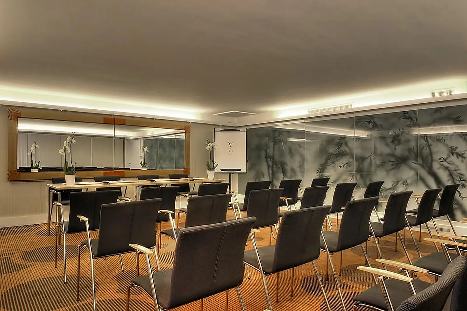 Lieux événementiels, FIVE SEAS HÔTEL