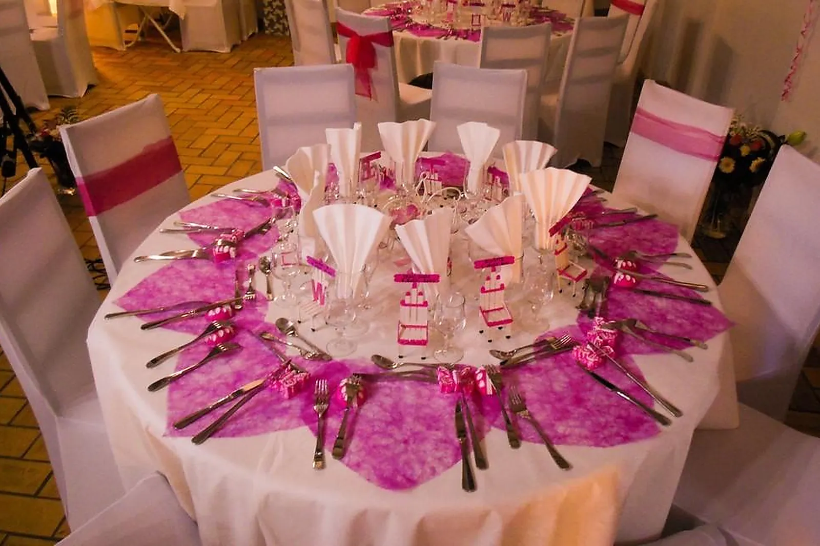 Lieux événementiels, FRIENDLY AUBERGE