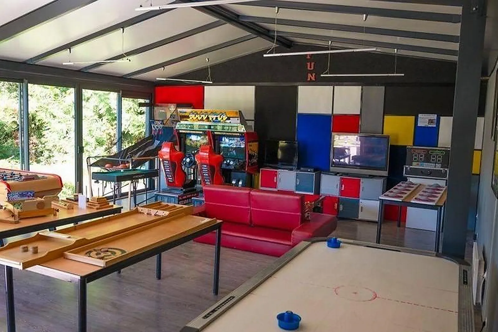 Lieux événementiels, FUNSHINE