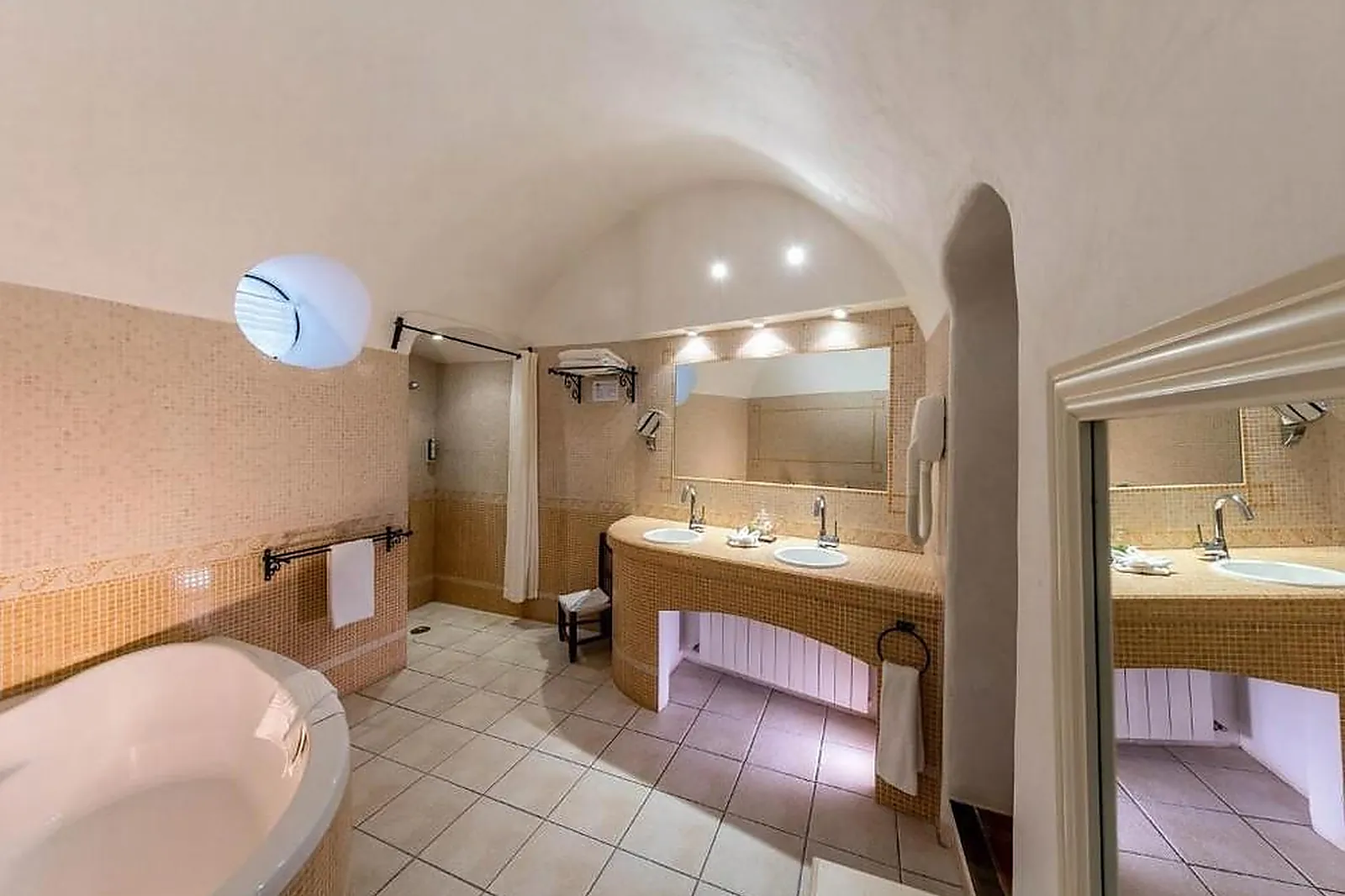 Lieux événementiels, GARRIGAE ABBAYE DE SAINTE CROIX