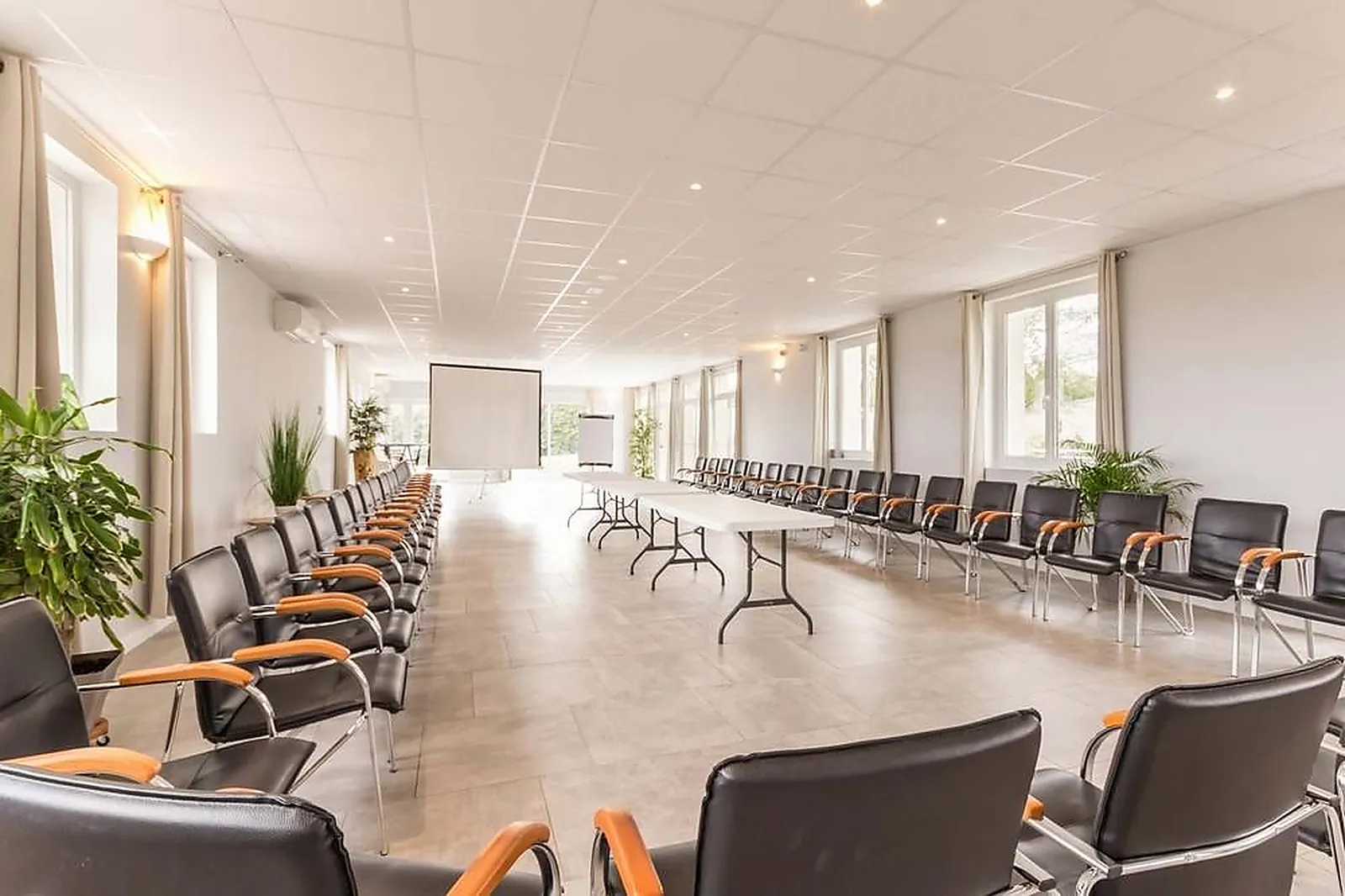 Lieux événementiels, GÎTES DE LA FORÊT