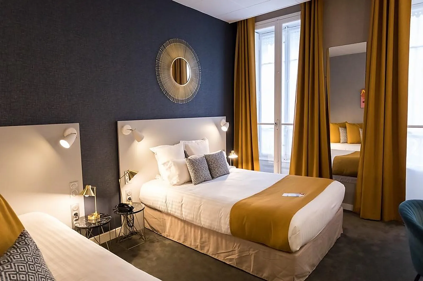 Lieux événementiels, GLOBE ET CECIL HOTEL