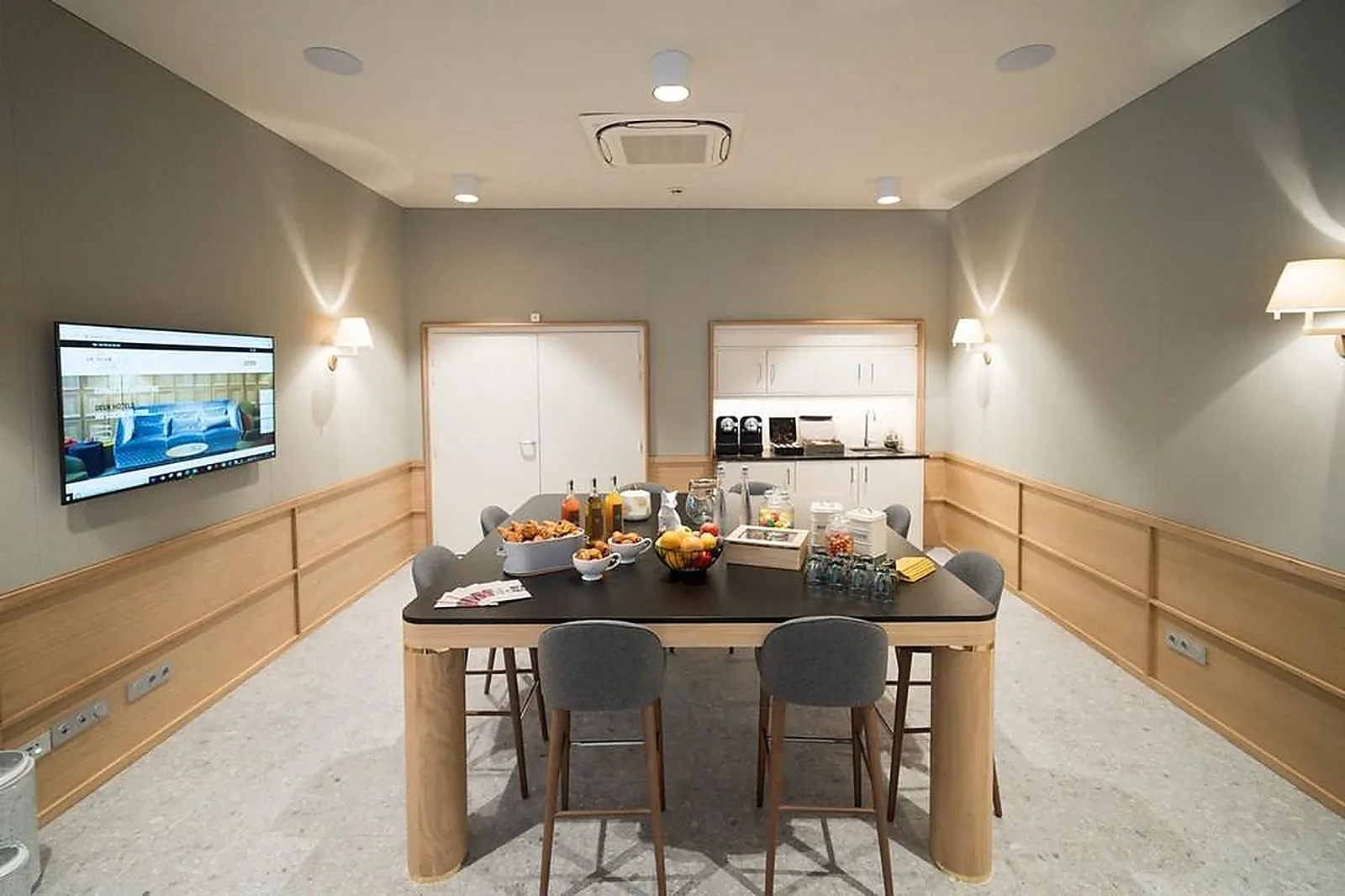 Lieux événementiels, GLOBE ET CECIL HOTEL