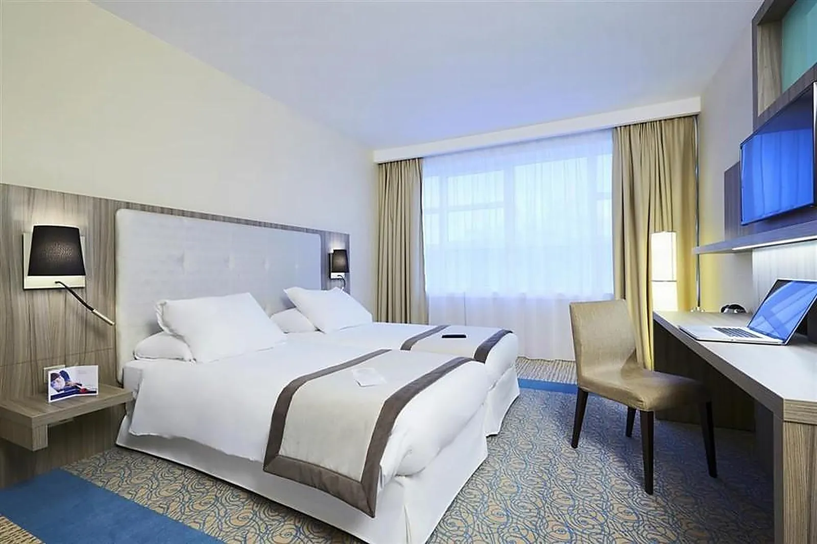 Lieux événementiels, GOLDEN TULIP AIX-LES-BAINS