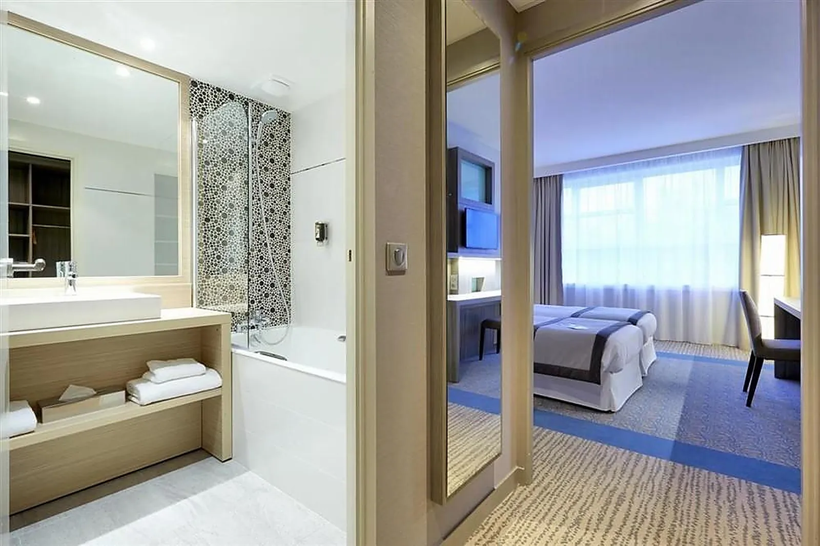 Lieux événementiels, GOLDEN TULIP AIX-LES-BAINS