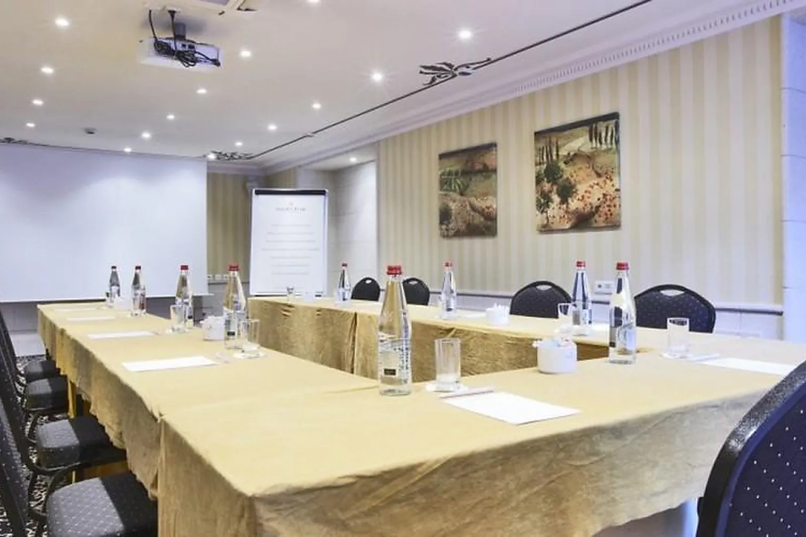 Lieux événementiels, GOLDEN TULIP CANNES HÔTEL DE PARIS