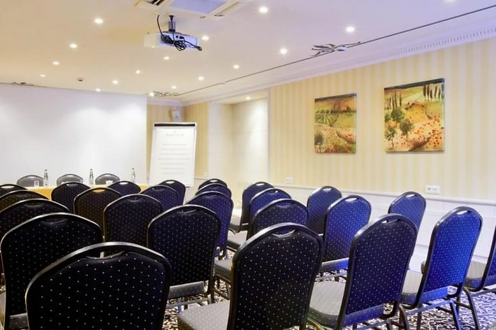 Lieux événementiels, GOLDEN TULIP CANNES HÔTEL DE PARIS