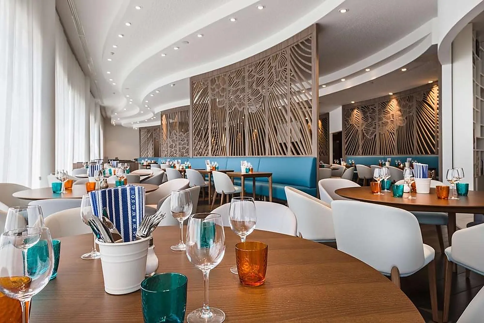 Lieux événementiels, GOLDEN TULIP MARSEILLE EUROMED