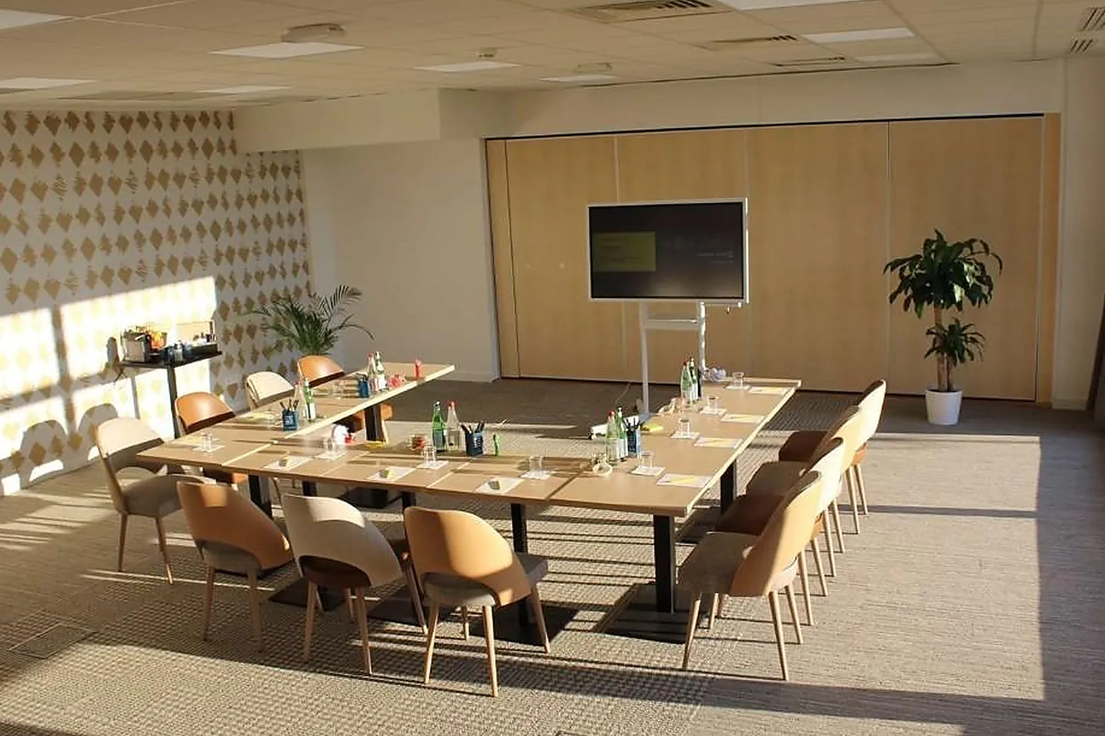 Lieux événementiels, GOLDEN TULIP ROISSY SAINT-WITZ