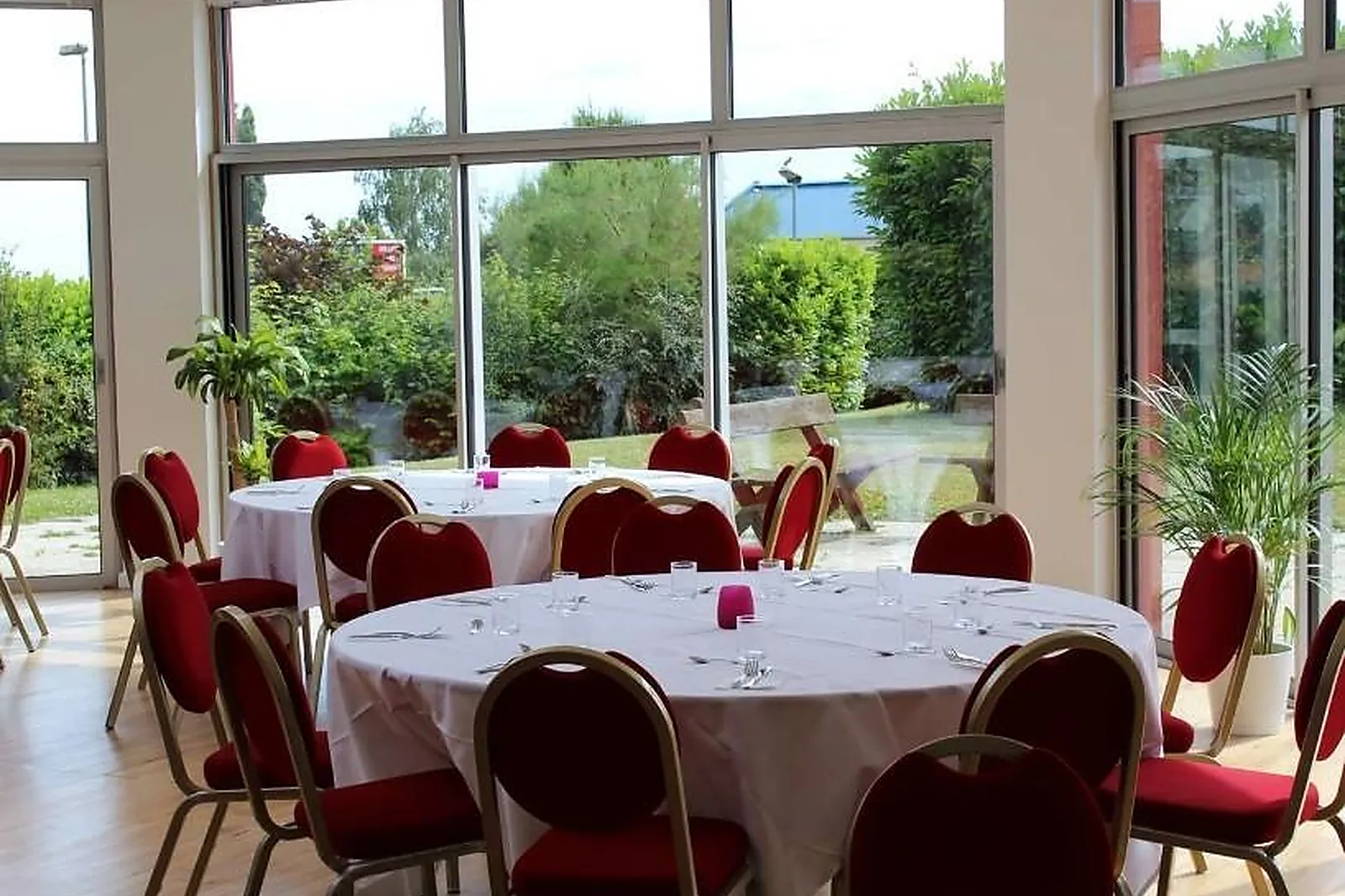 Lieux événementiels, GOLDEN TULIP ROISSY SAINT-WITZ