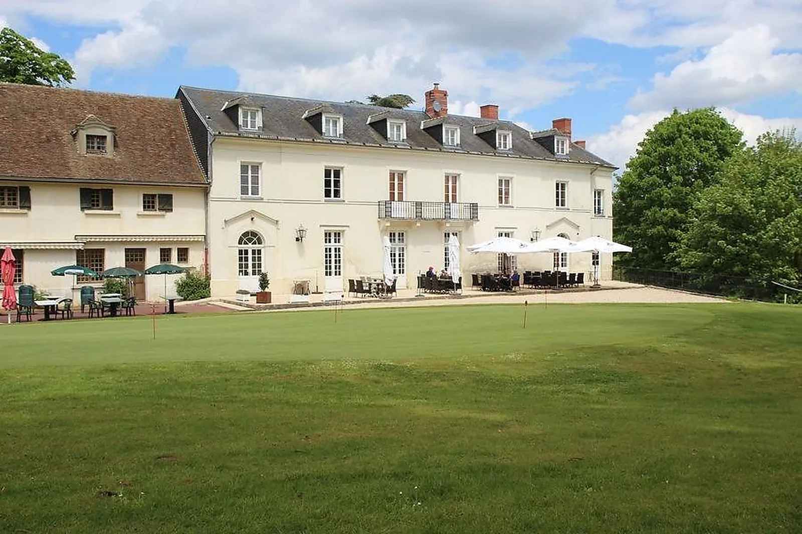 Lieux événementiels, GOLF CLUB SERAINCOURT