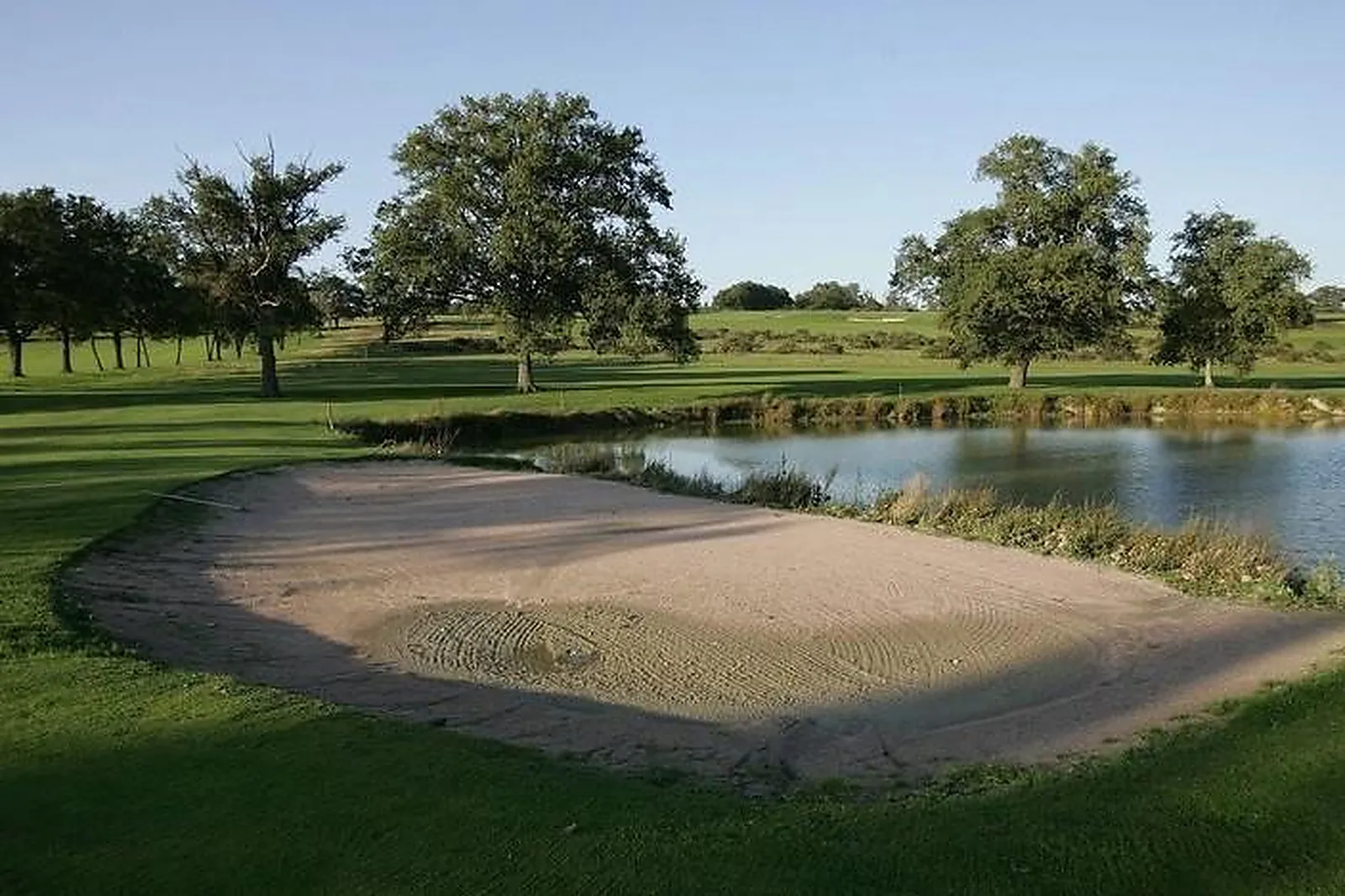 Lieux événementiels, GOLF DE LA JONCHÈRE