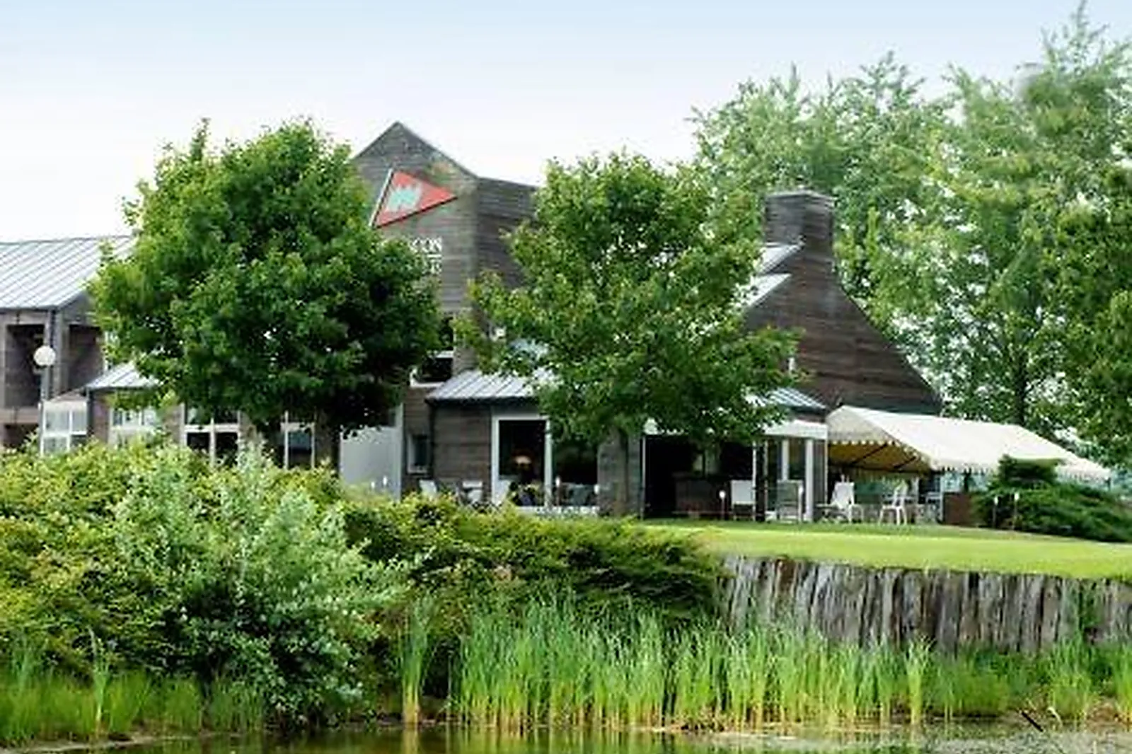 Lieux événementiels, GOLF DE MÂCON LA SALLE