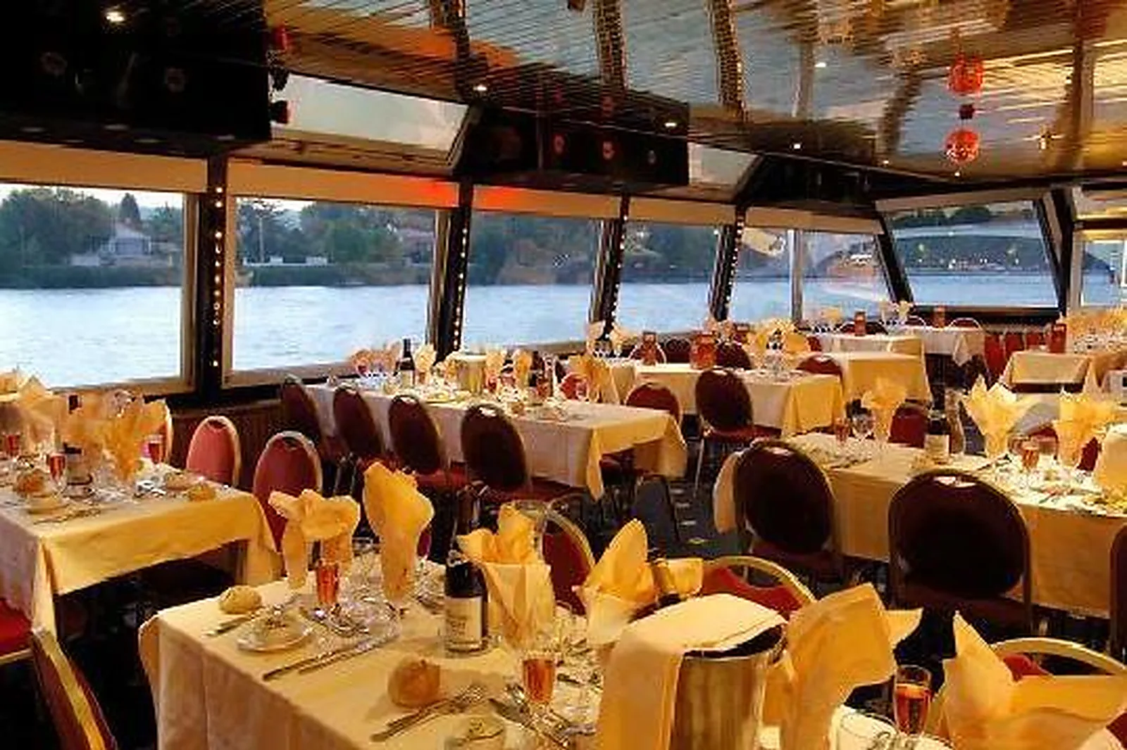 Lieux événementiels, GRAND BATEAUX DE PROVENCE ET DE LA SAÔNE