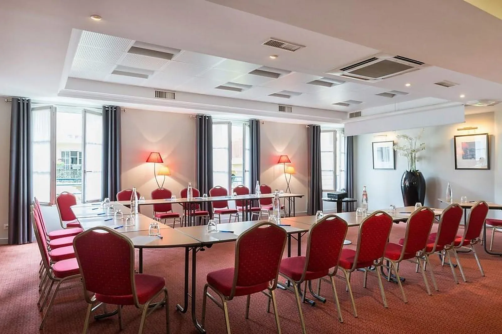 Lieux événementiels, GRAND HÔTEL LE PLESSIS-ROBINSON