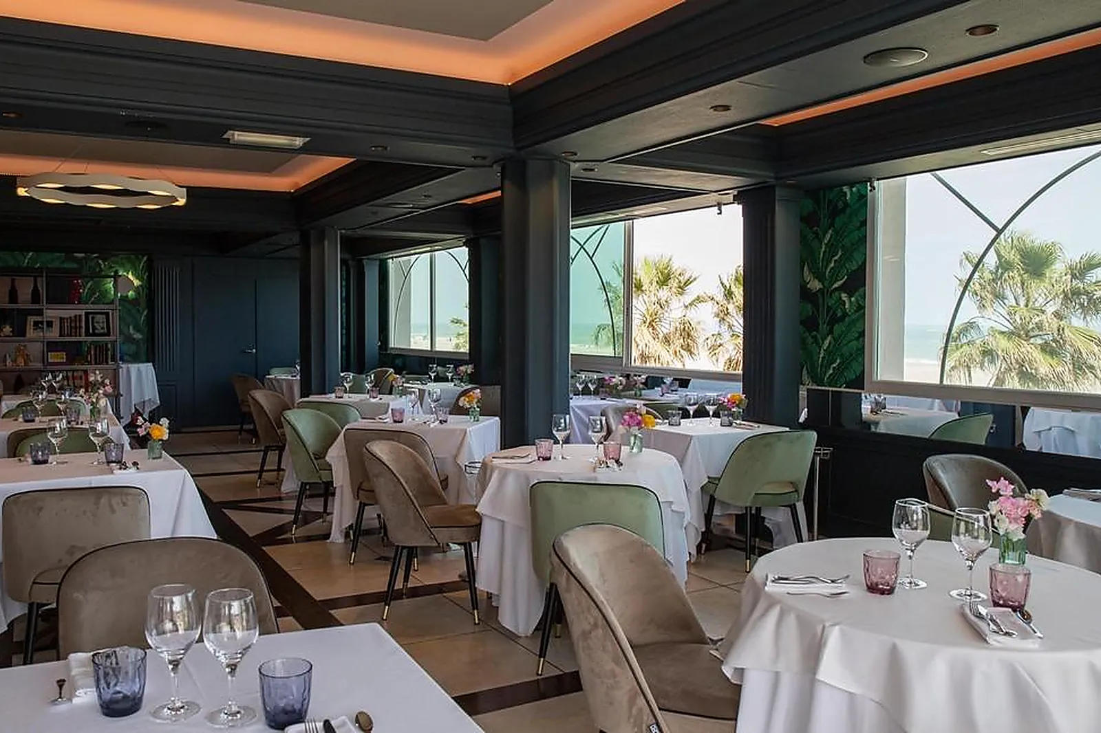 Lieux événementiels, GRAND HOTEL LES FLAMANTS ROSES ET SPA