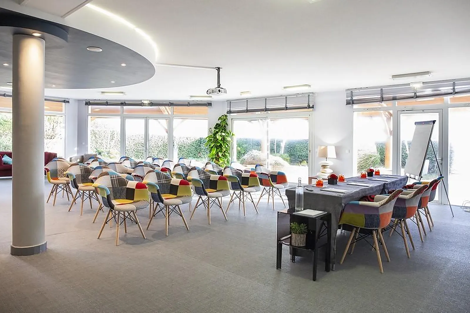 Lieux événementiels, GRAND HOTEL LES FLAMANTS ROSES ET SPA