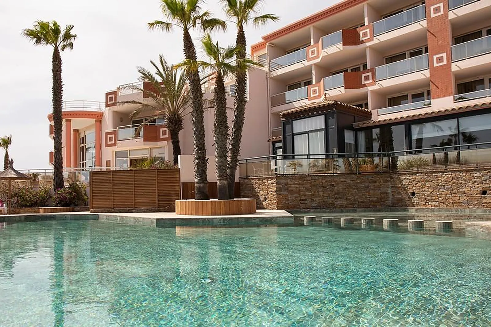 Lieux événementiels, GRAND HOTEL LES FLAMANTS ROSES ET SPA