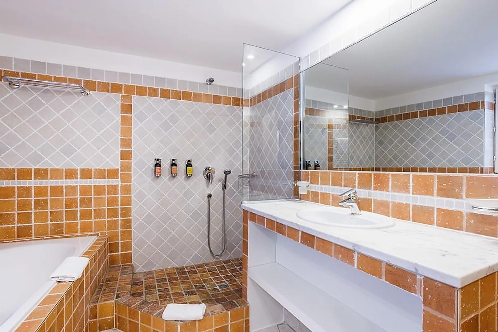 Lieux événementiels, GRAND HOTEL D’ORANGE, SURE HOTEL COLLECTION BY BEST WESTERN