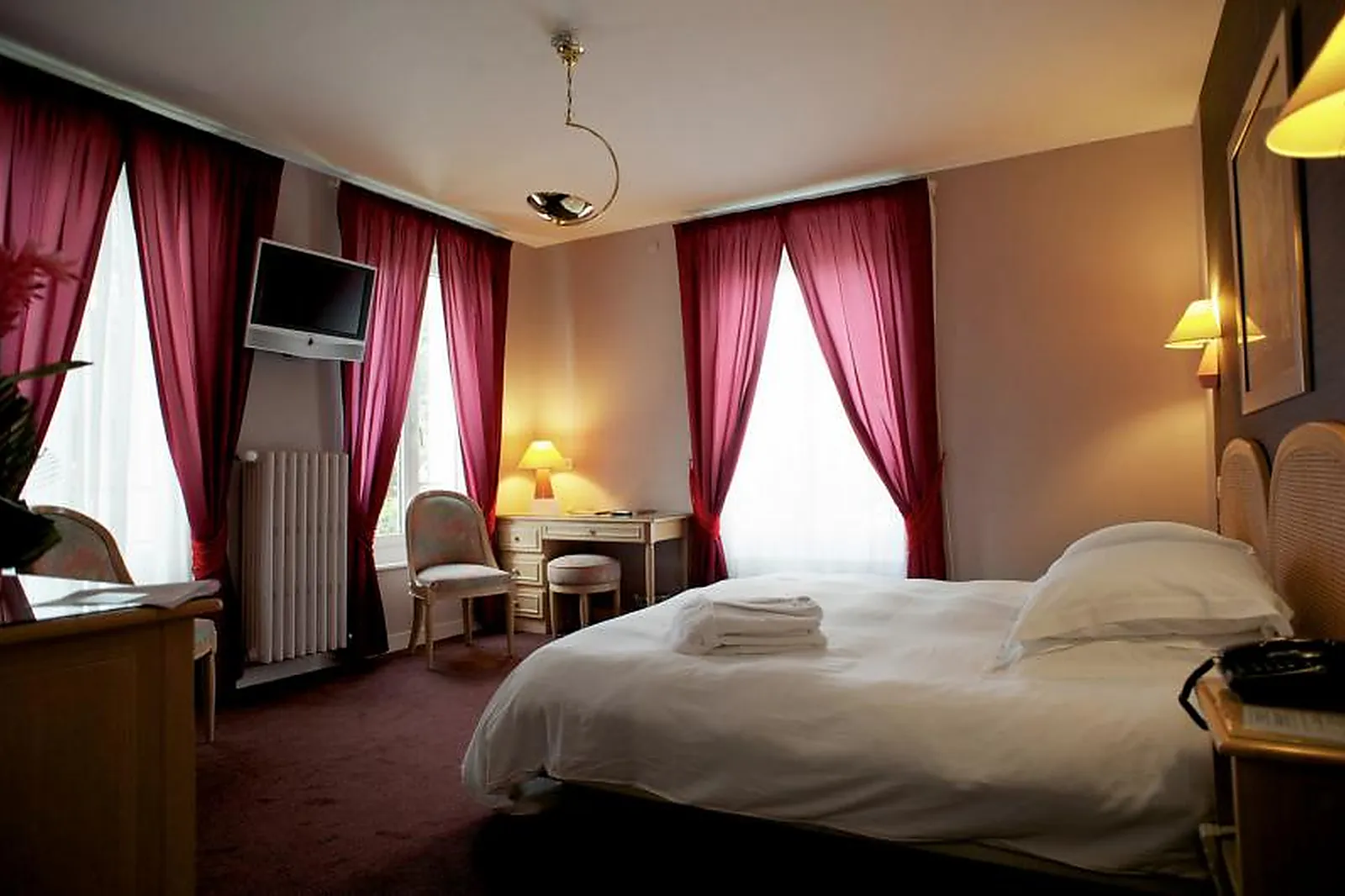 Lieux événementiels, GRAND HOTEL DE COURTOISVILLE