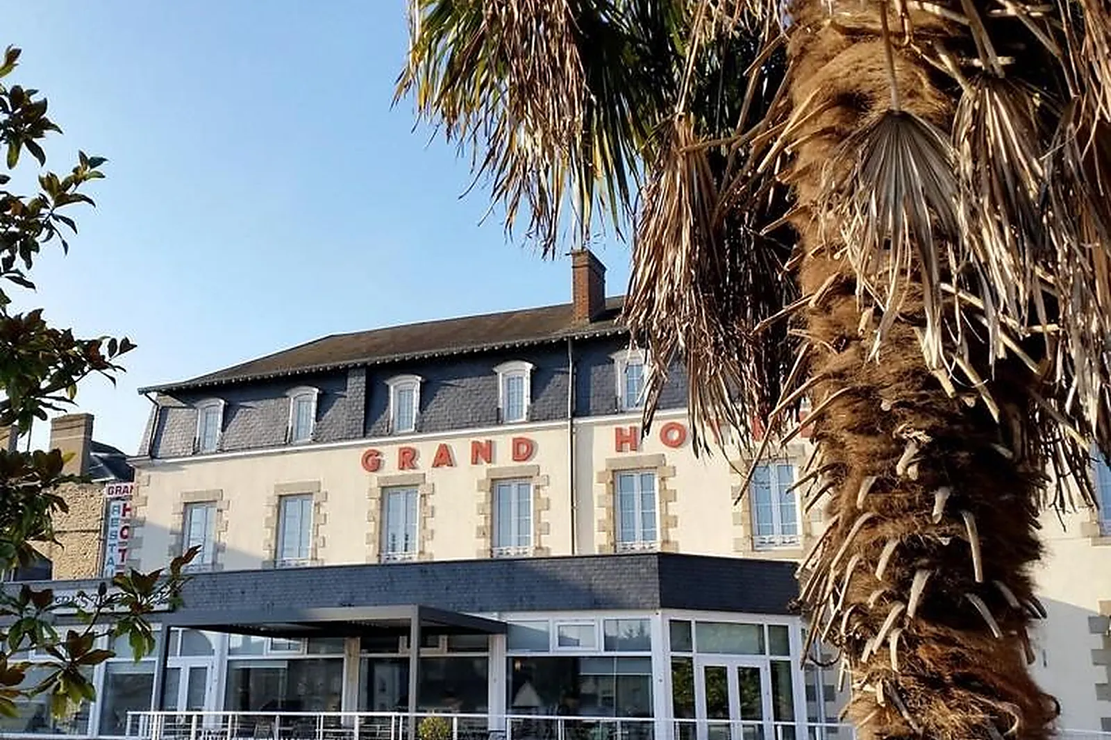 Lieux événementiels, GRAND HÔTEL DE MAYENNE