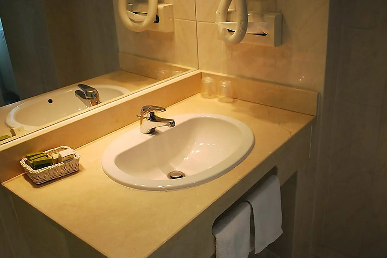 Lieux événementiels, GRAND HÔTEL DE MAYENNE