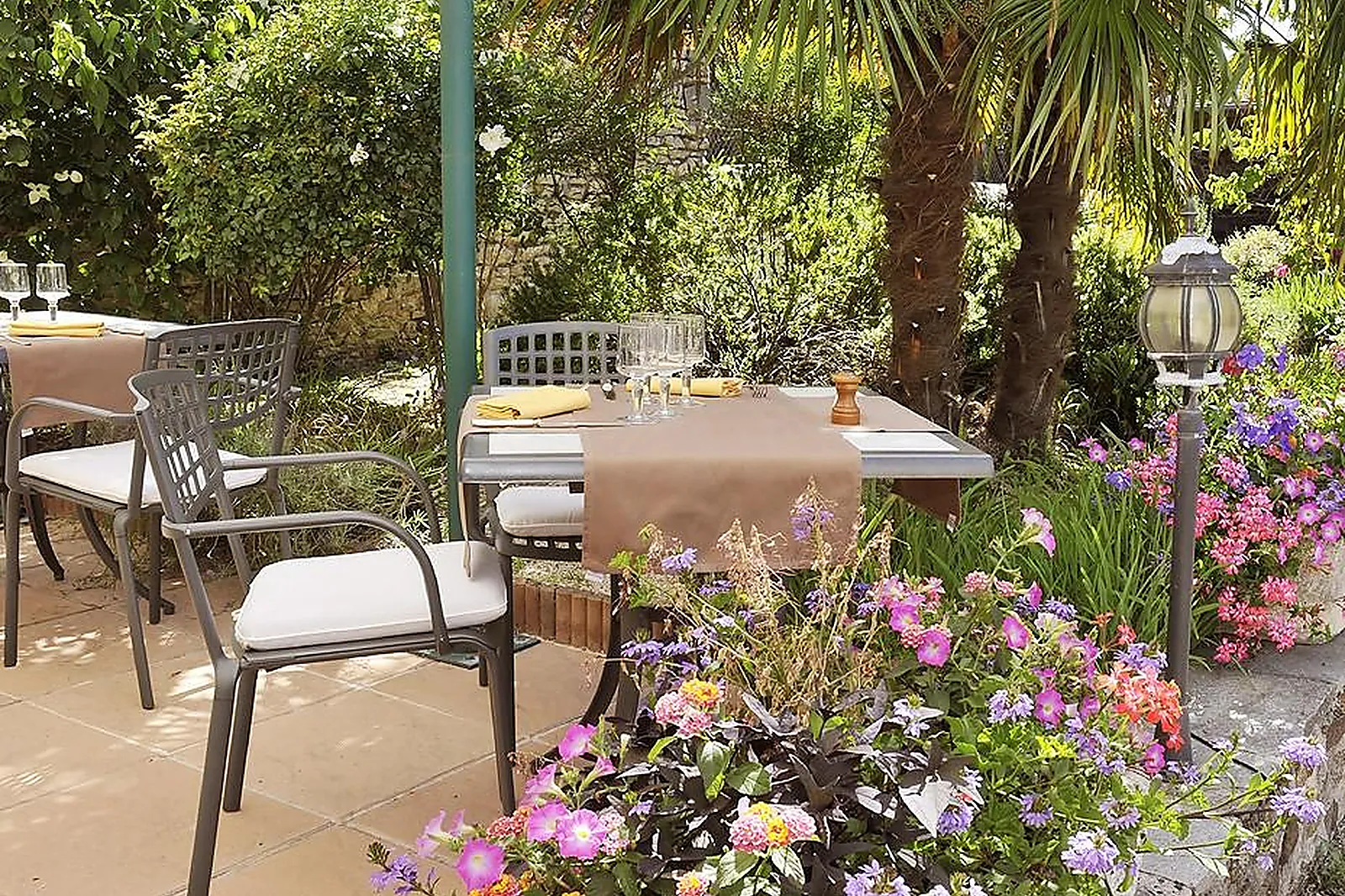 Lieux événementiels, GRAND HÔTEL DE MAYENNE