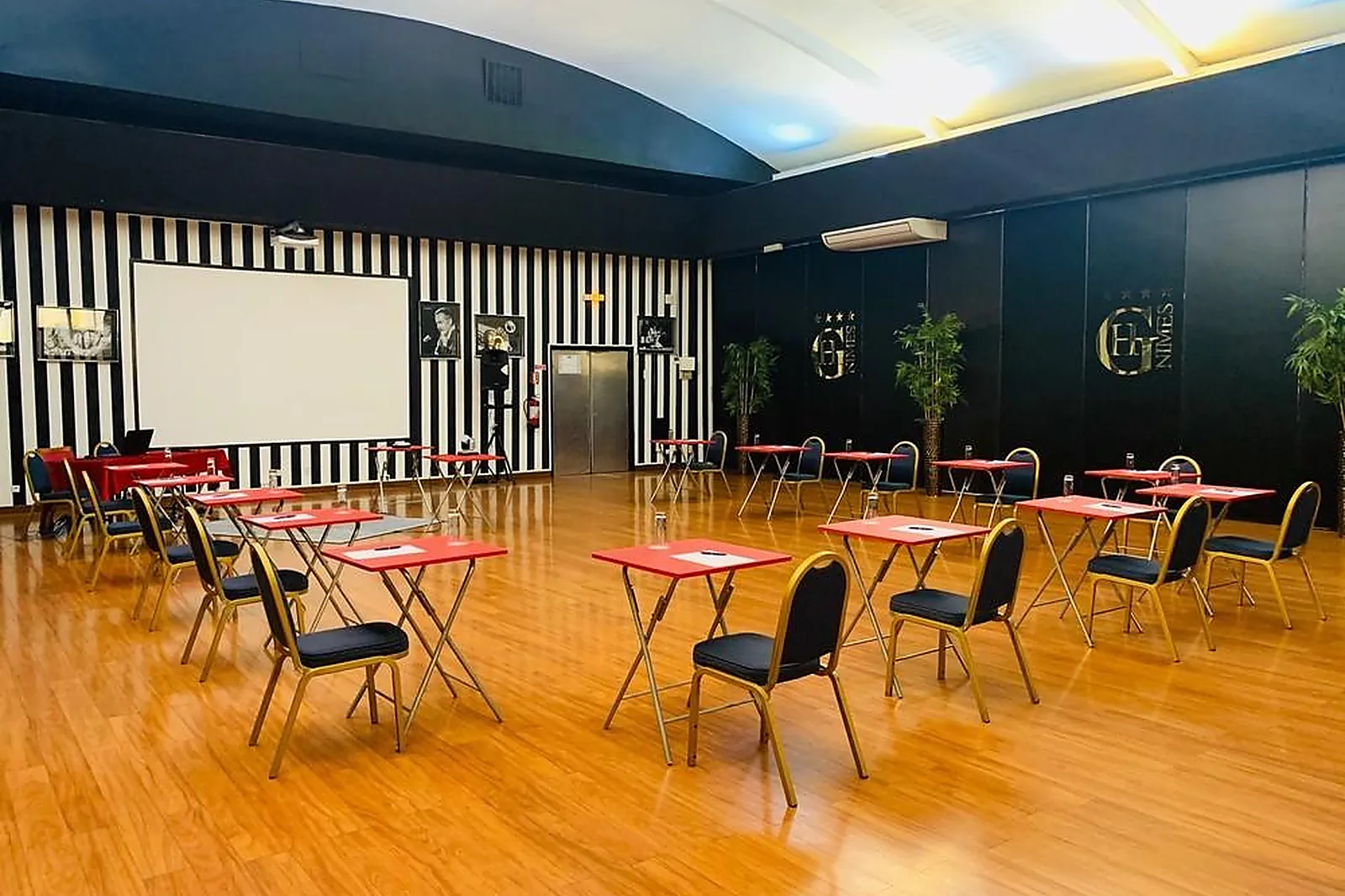 Lieux événementiels, GRAND HÔTEL DE NÎMES