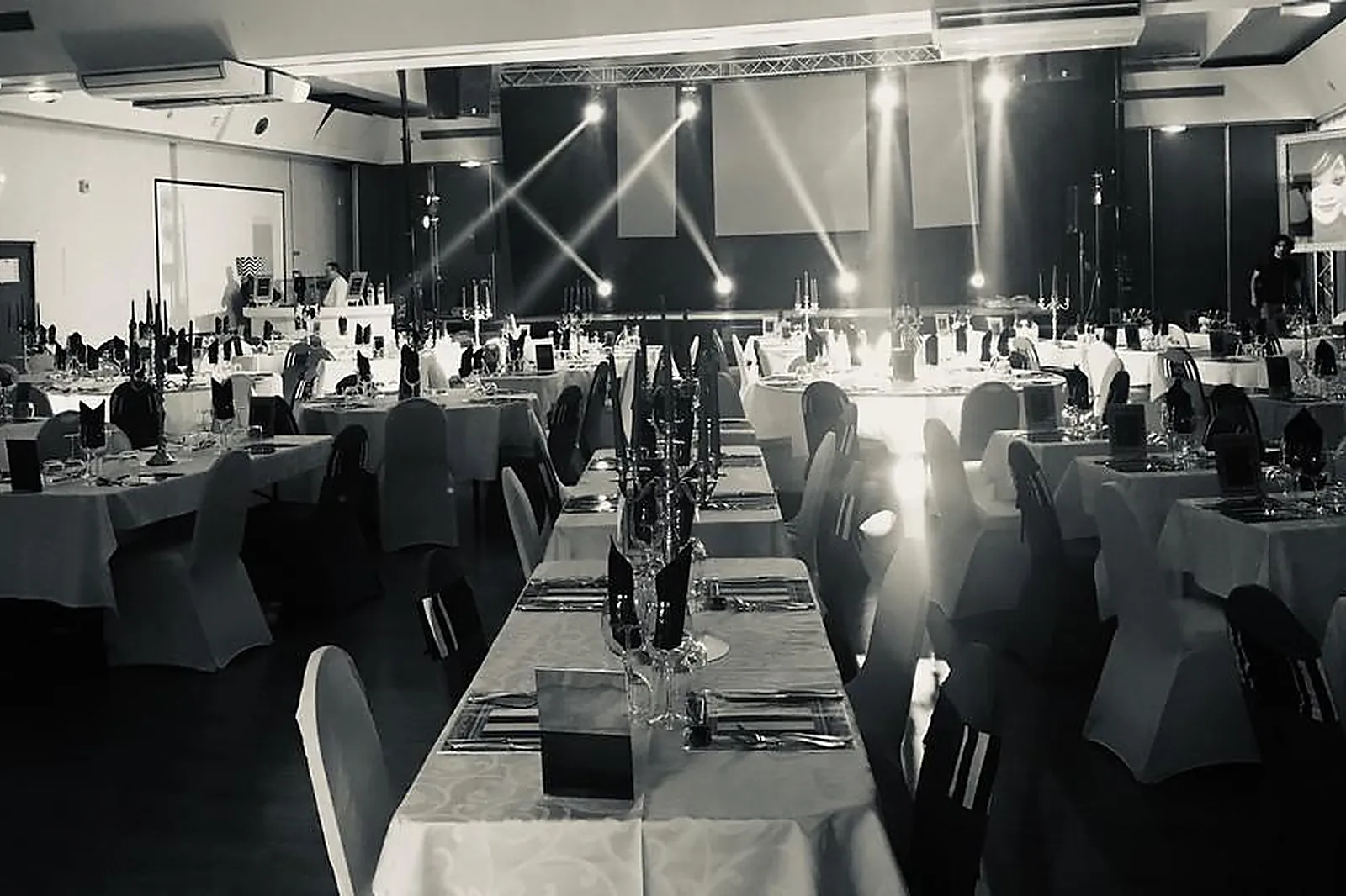 Lieux événementiels, GRAND HÔTEL DE NÎMES