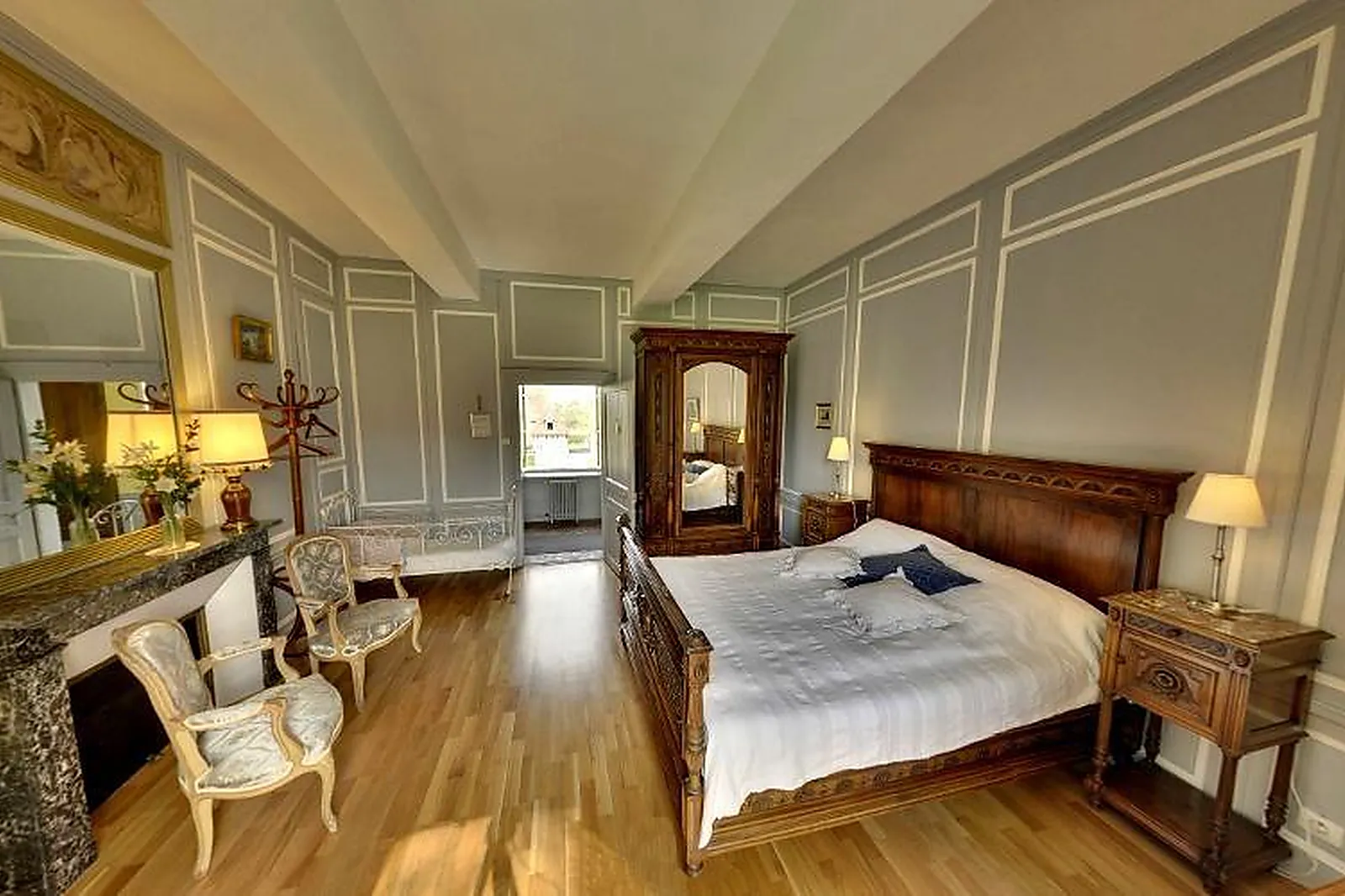 Lieux événementiels, GRANGE DE BOURGOULT