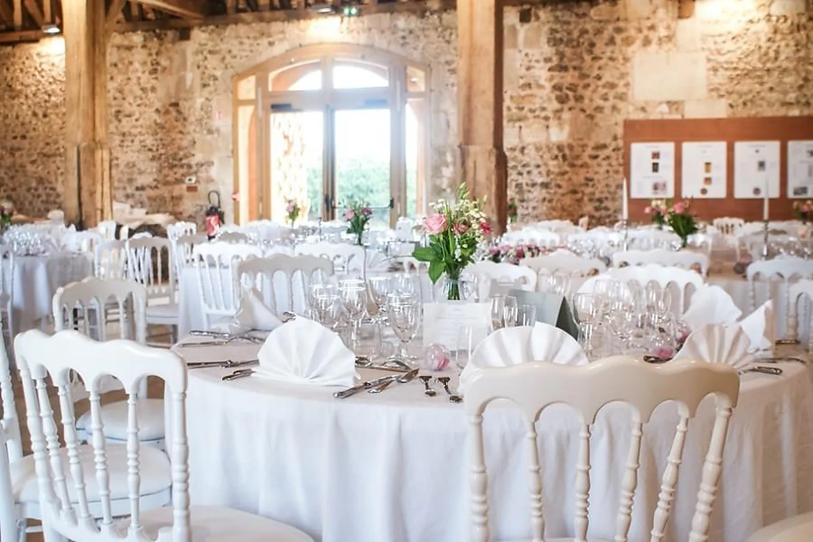 Lieux événementiels, GRANGE DE RENNEVILLE