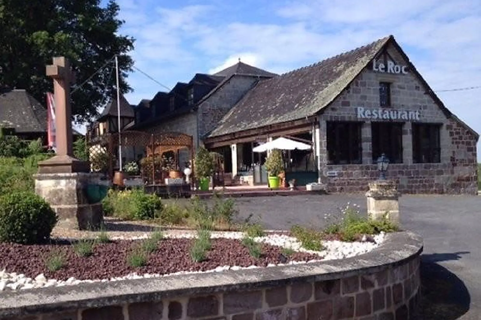 Lieux événementiels, GRANGE DE LA CROIX DU ROC