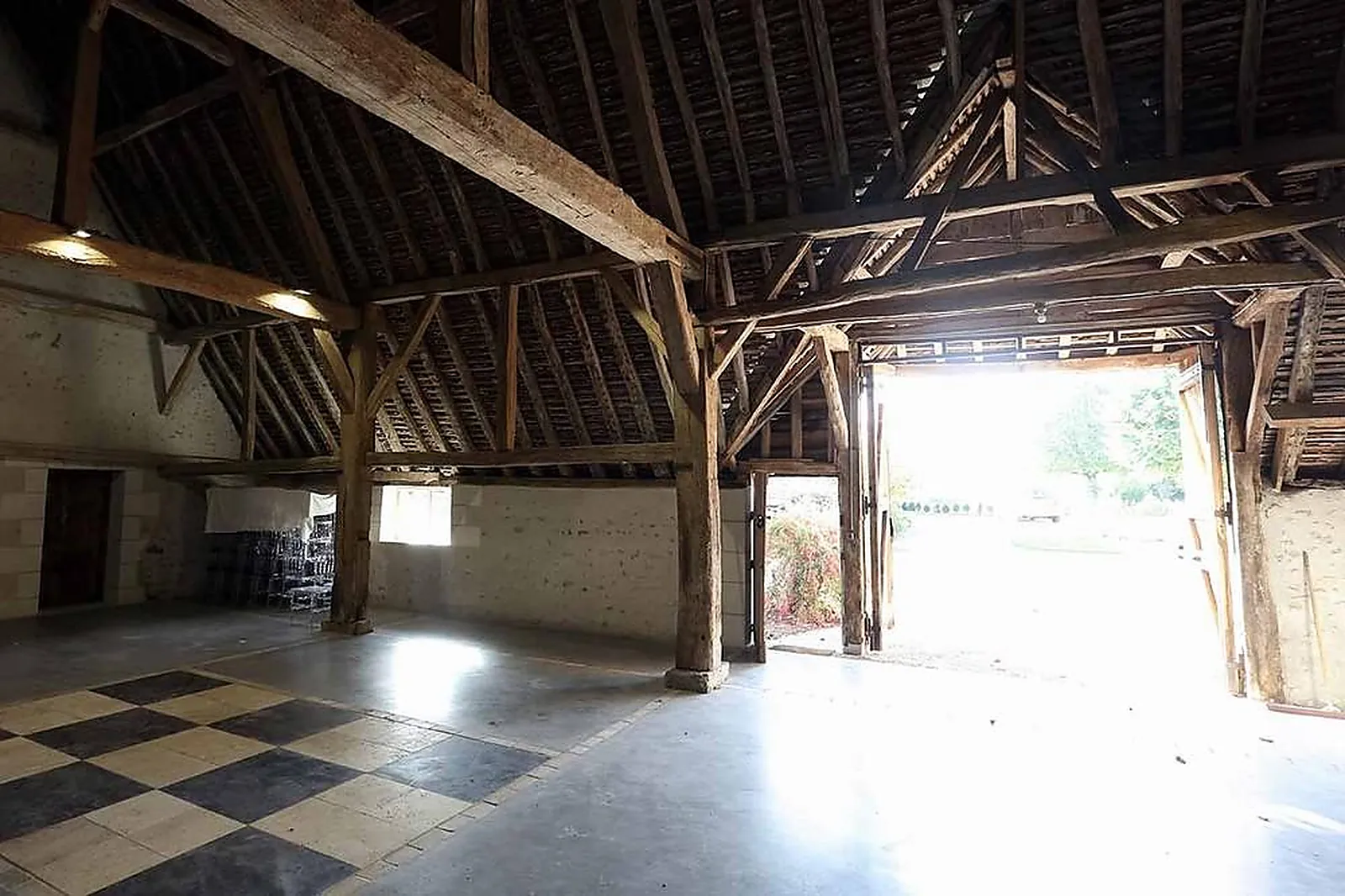 Lieux événementiels, GRANGE DES BARRES