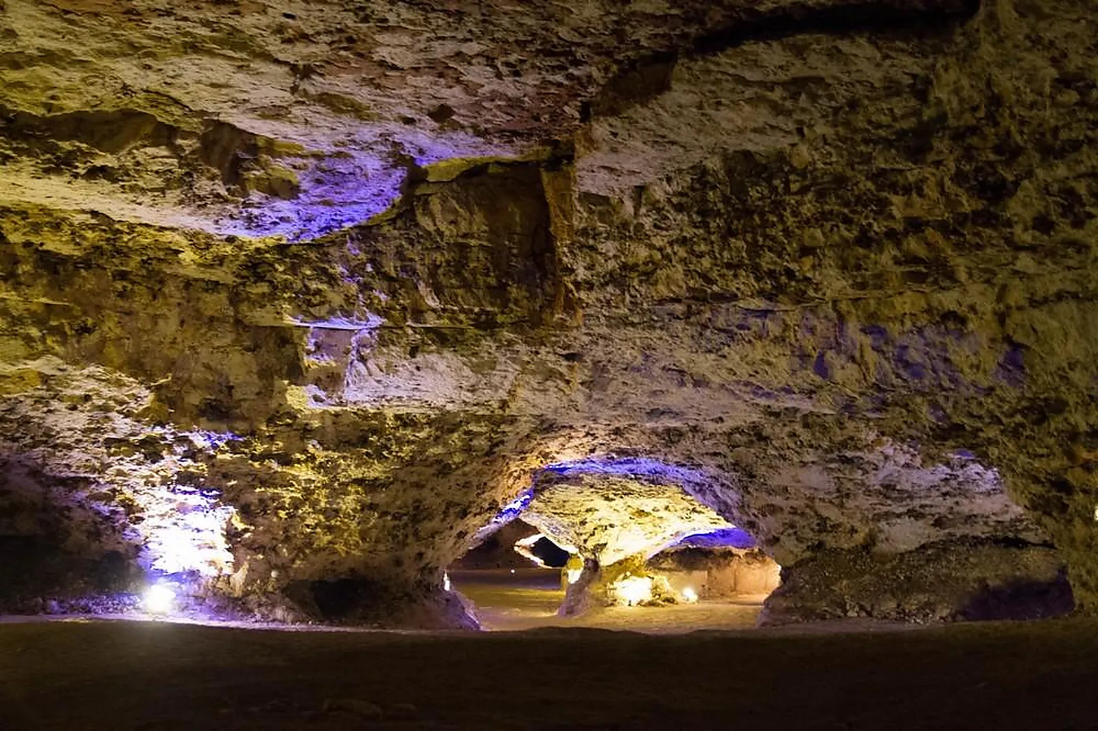 Lieux événementiels, GROTTES DU FOULON