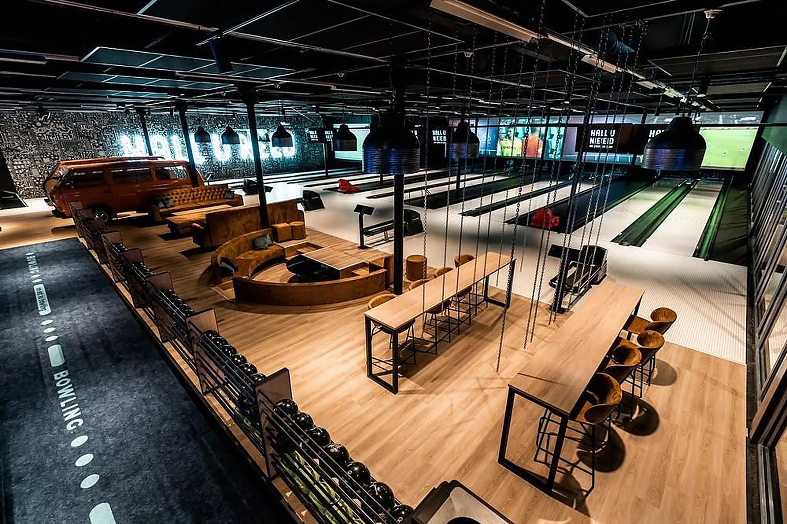 Lieux événementiels, HALL U NEED