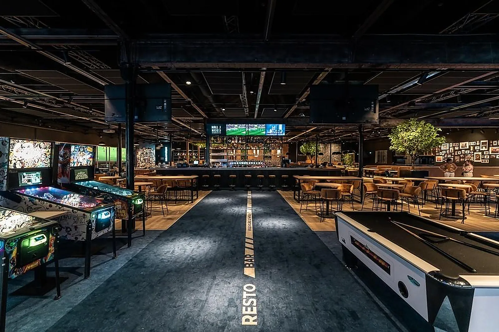 Lieux événementiels, HALL U NEED