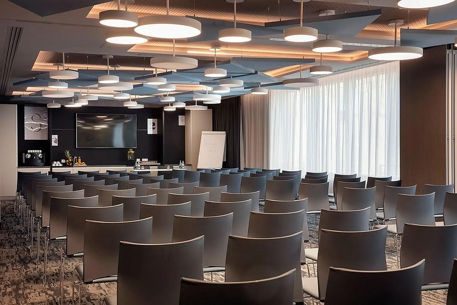 Lieux événementiels, HAMPTON BY HILTON PARIS CLICHY