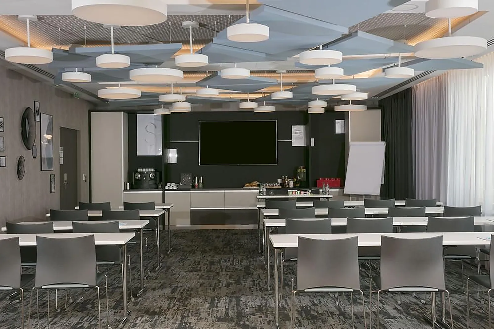 Lieux événementiels, HAMPTON BY HILTON PARIS CLICHY