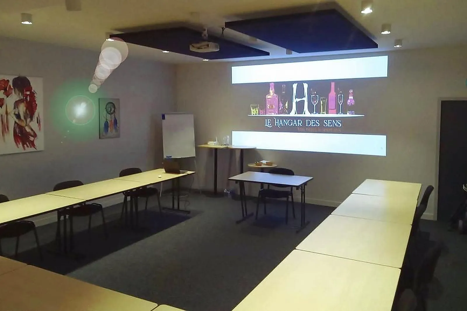 Lieux événementiels, HANGAR DES SENS