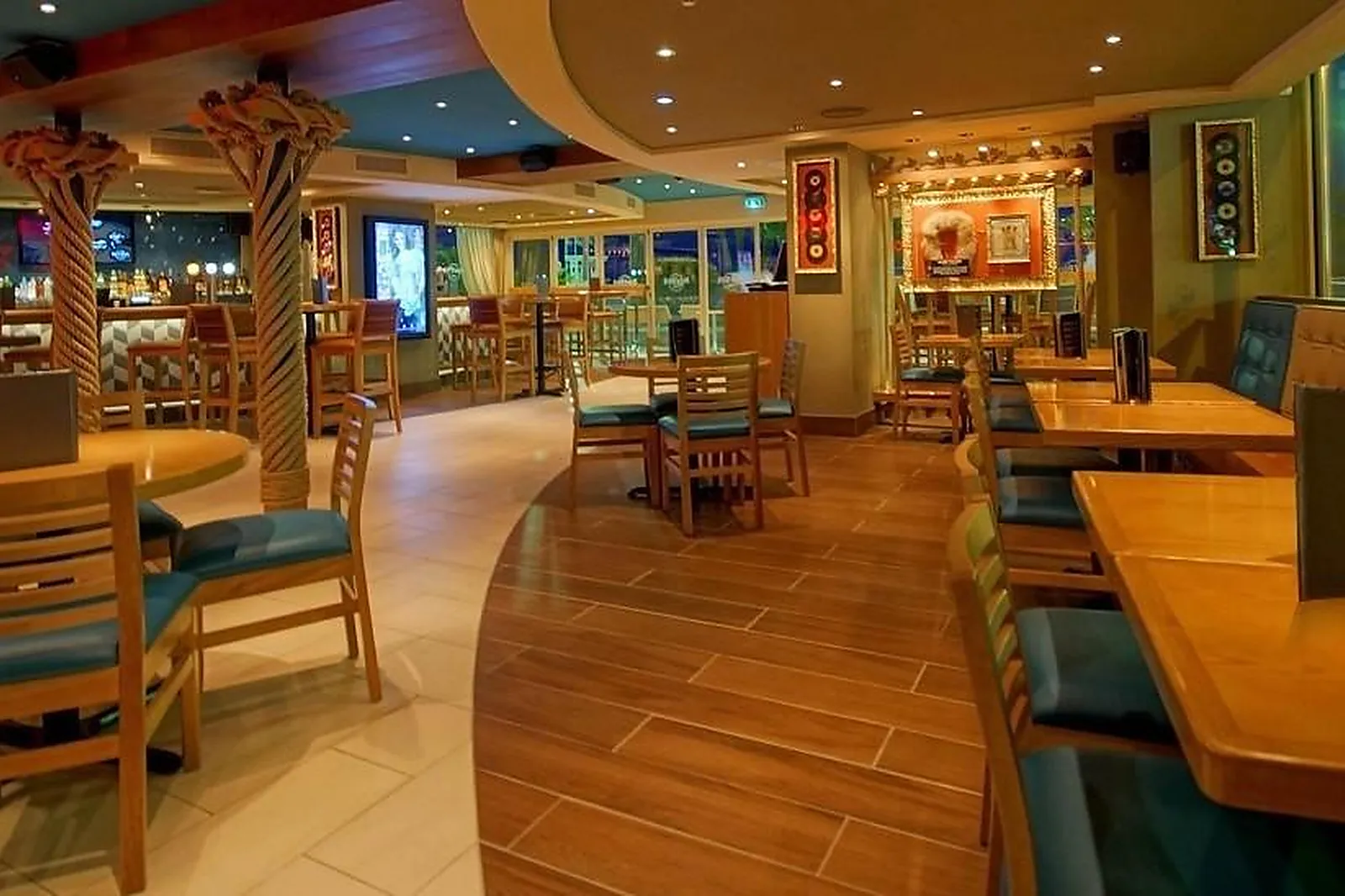 Lieux événementiels, HARD ROCK CAFE