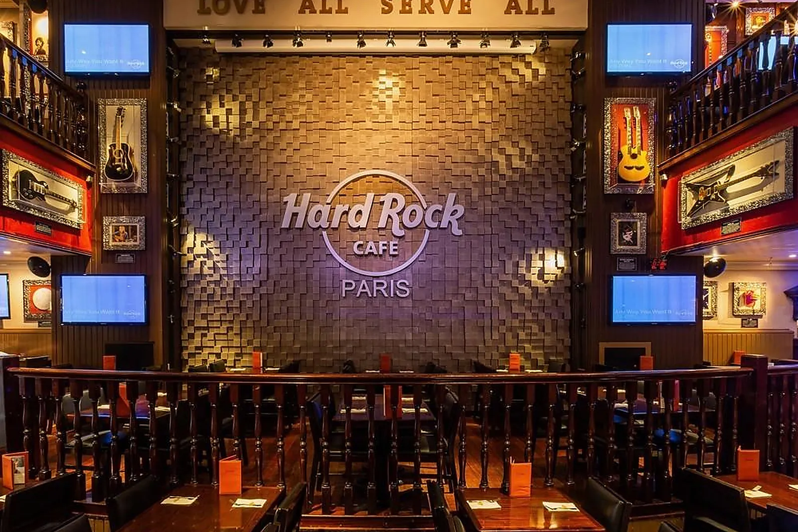 Lieux événementiels, HARD ROCK CAFE