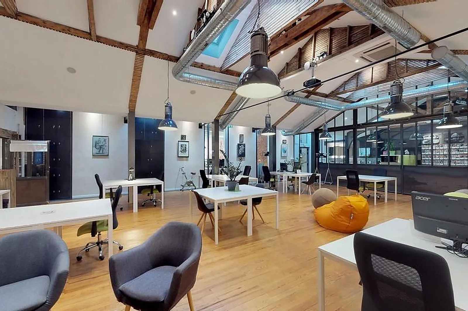 Lieux événementiels, HARRYCOW