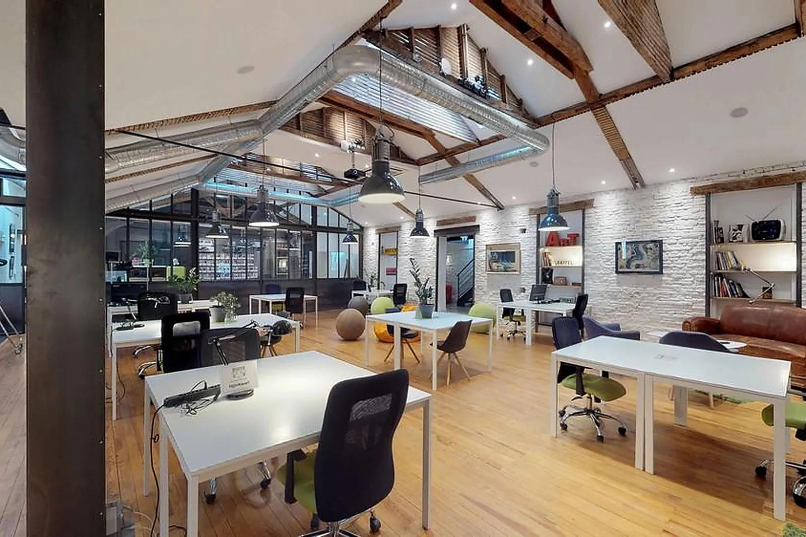 Lieux événementiels, HARRYCOW