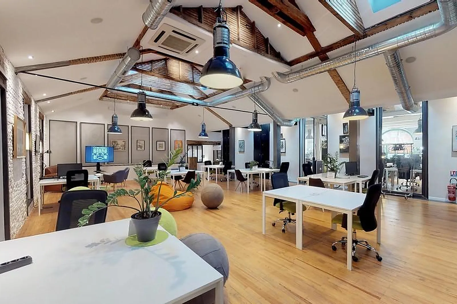 Lieux événementiels, HARRYCOW