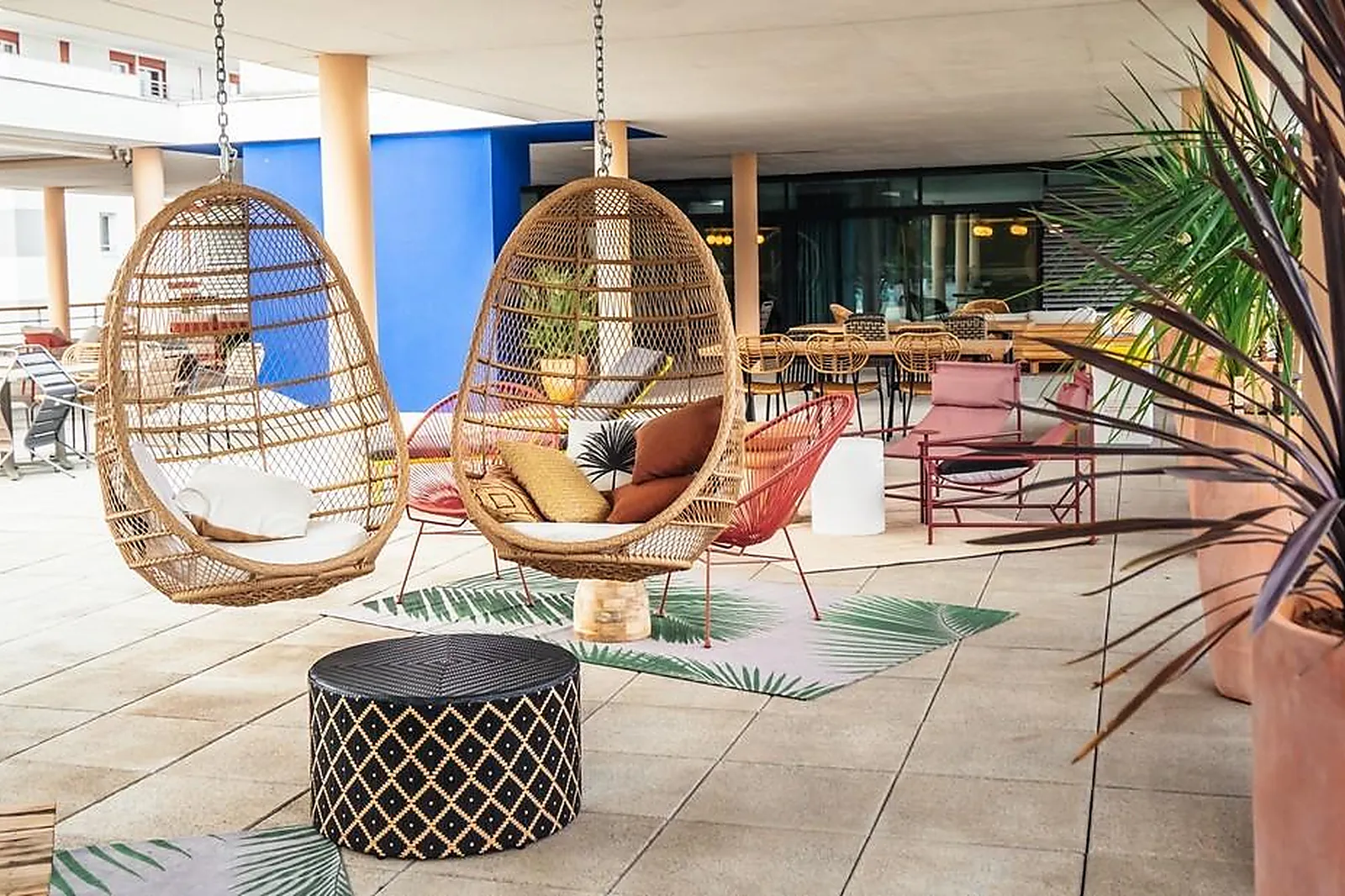 Lieux événementiels, HÉMÉRA RAVEZIES