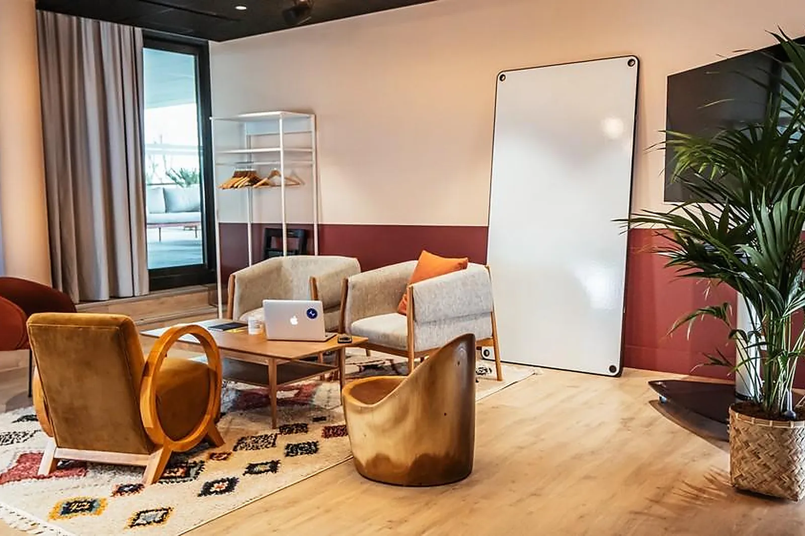 Lieux événementiels, HÉMÉRA RAVEZIES